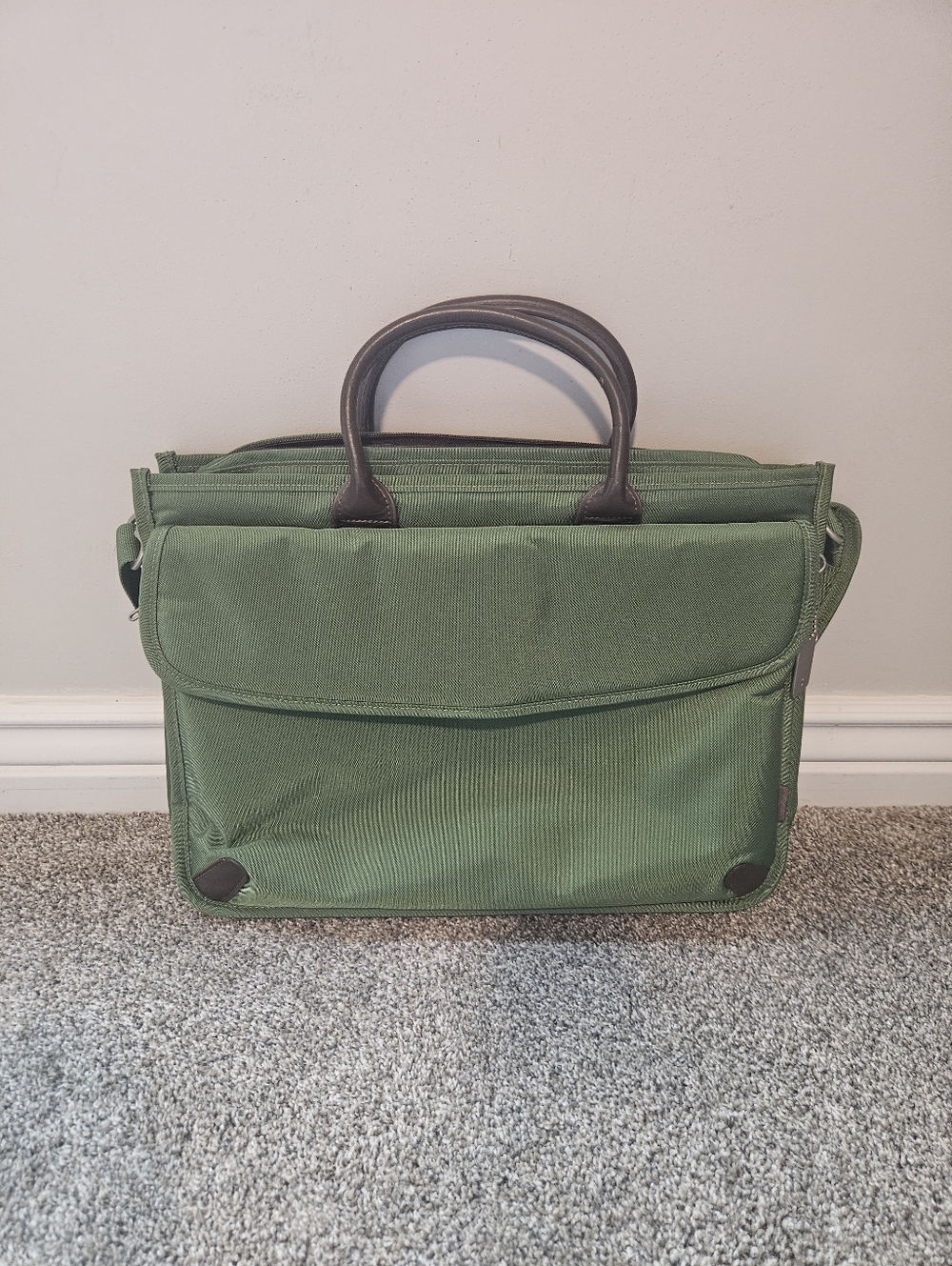 She Rules Sumdex Women's Briefcase Computer Tote - Classic Professional Carry